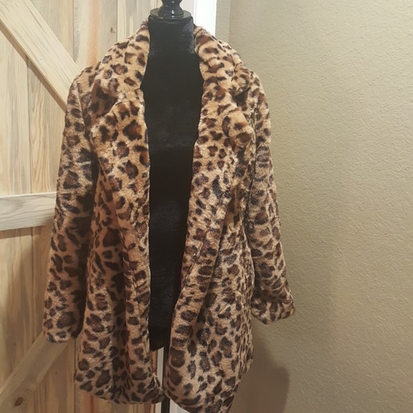 NWT- Oversized Women's LEOPARD Coat - Picture 7 of 8